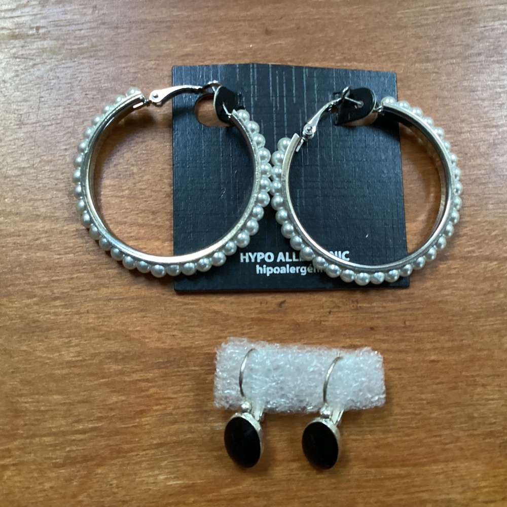 Earrings 2 Pairs Brand unknown